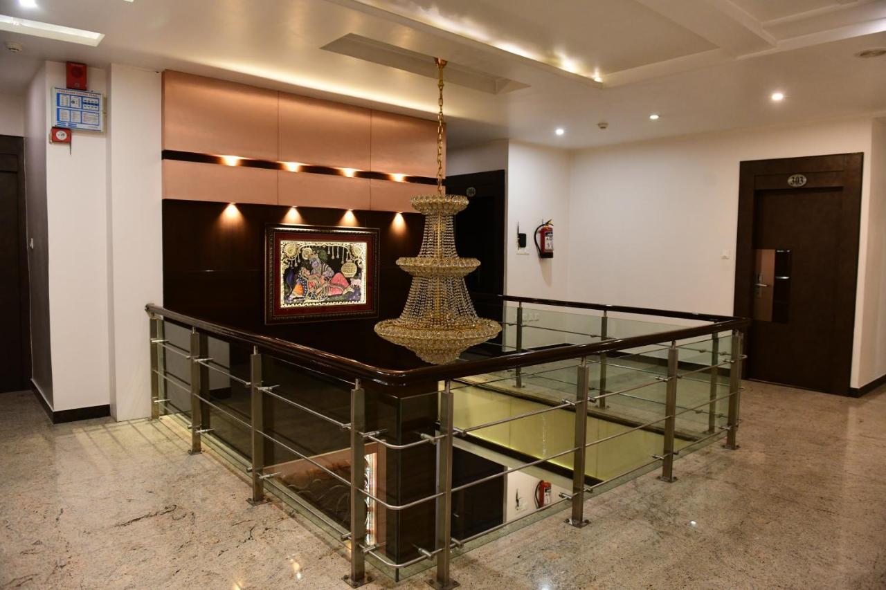 ホテル ラヴィシャ コンチネンタル Allāhābād Junction エクステリア 写真